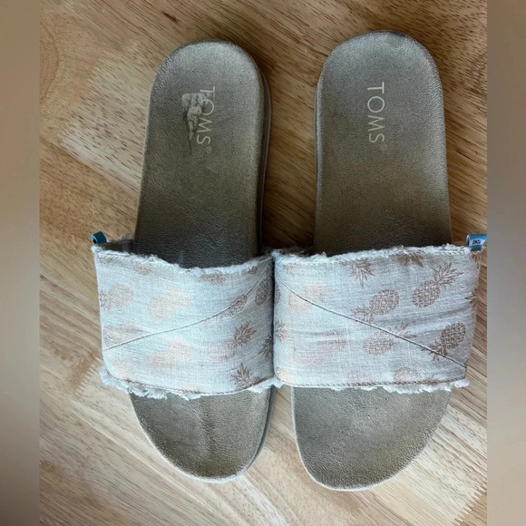 TOMS π Sandals - Picture 2 of 7